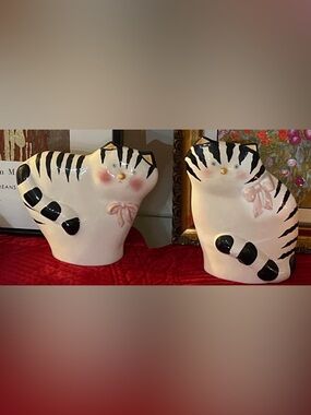 Vintage Black and White Ceramic Cats With Pink Bows Statue Figurine
